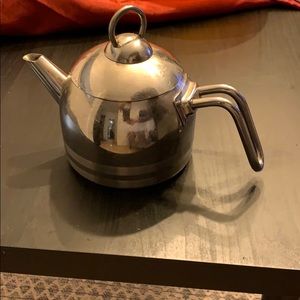 Tea pot